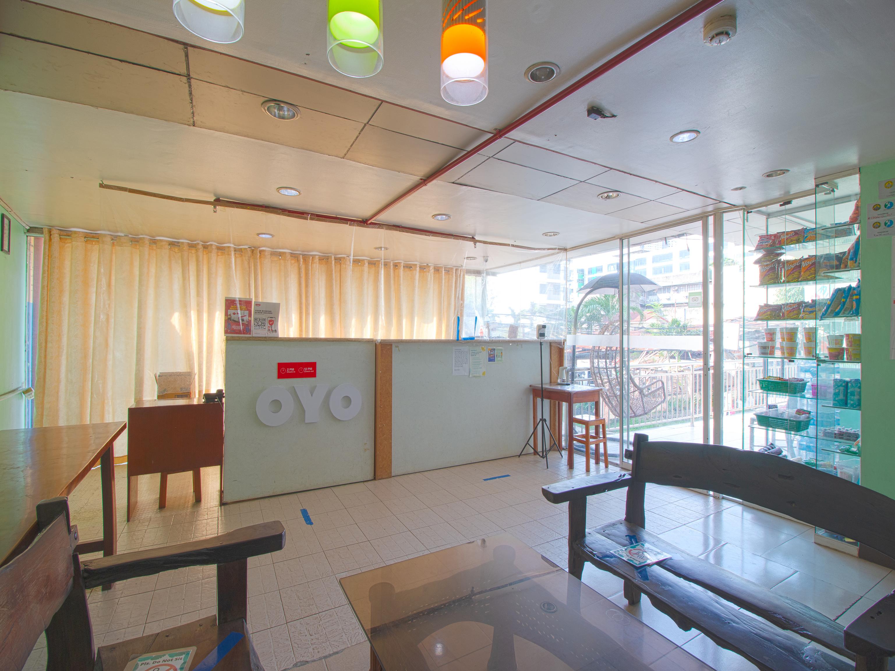 Oyo 677 Roseate Pensione Cebu Εξωτερικό φωτογραφία